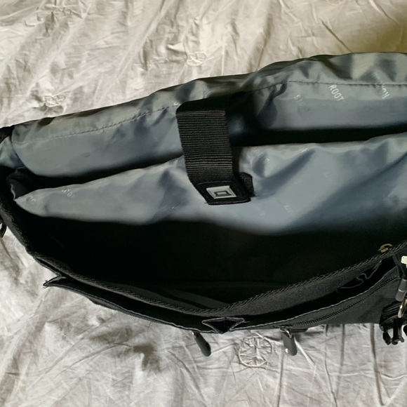 ROOTS COMPUTER/BOOK BAG - Picture 7 of 7